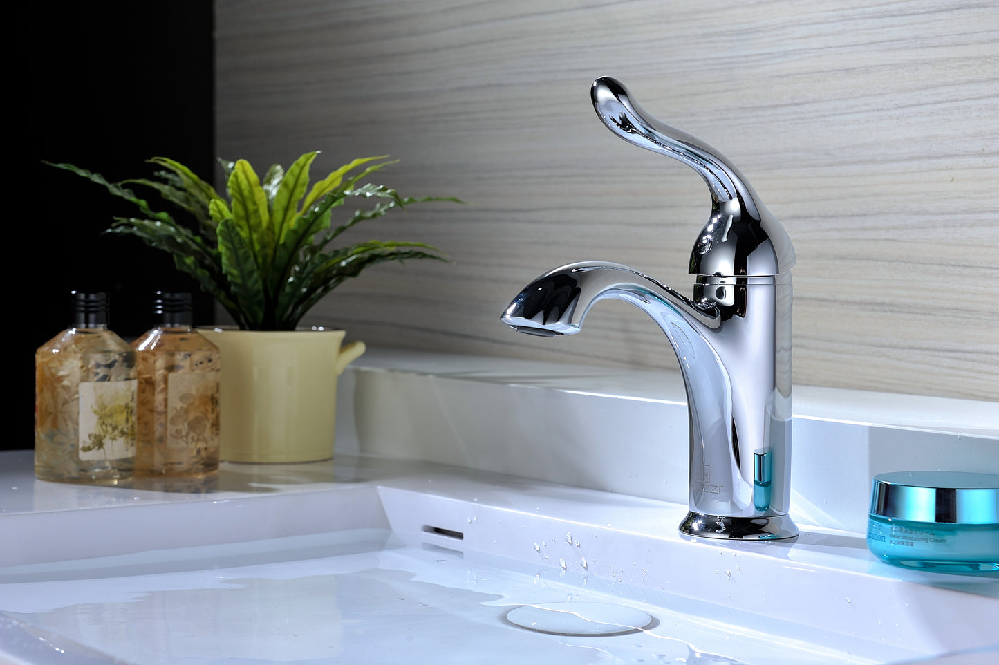 L-AZ009 - Arc Series Single Hole Single-Handle Low-Arc Bathroom Faucet in Polished Chrome