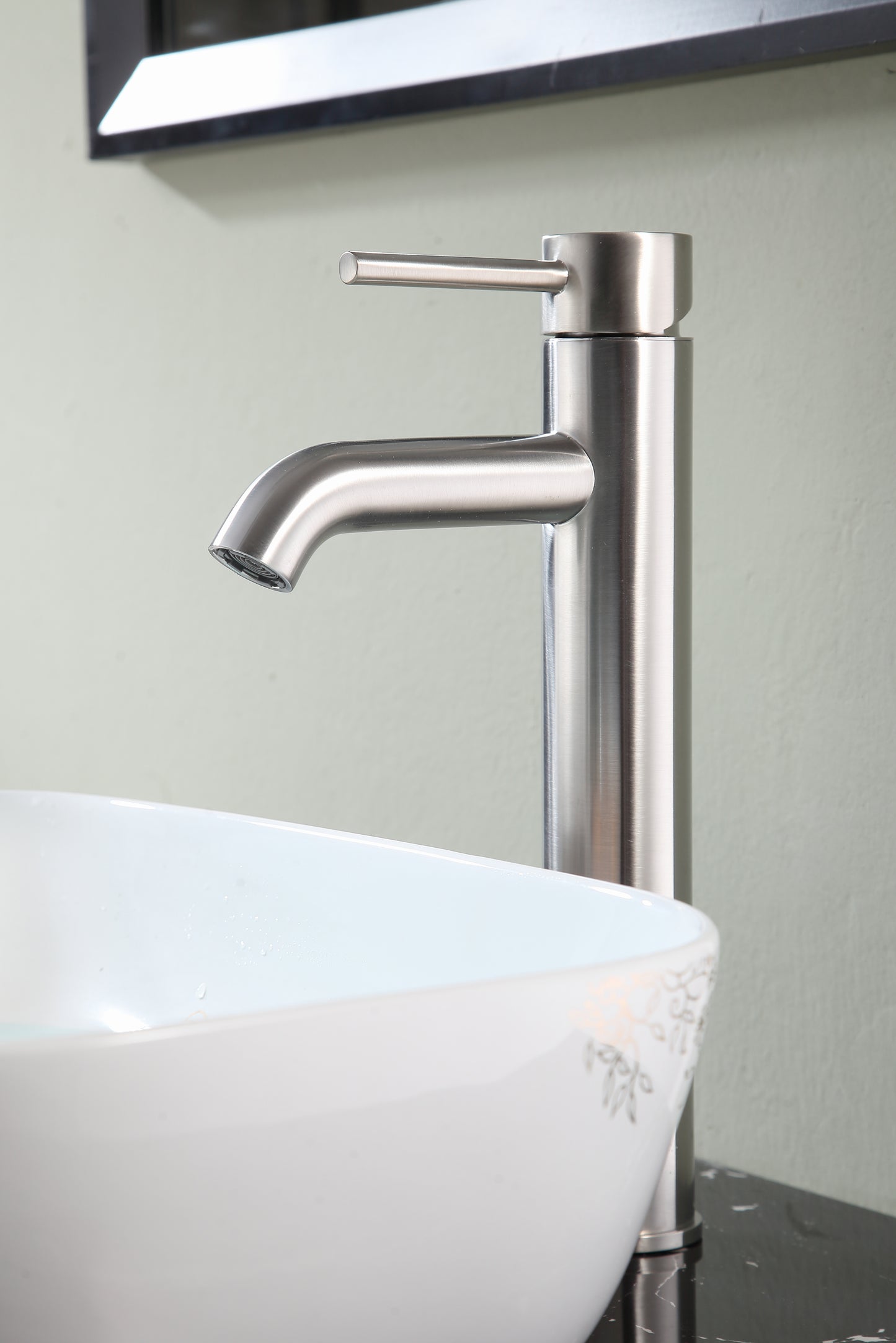 L-AZ108BN - Valle Single Hole Single Handle Bathroom Faucet in Brushed Nickel