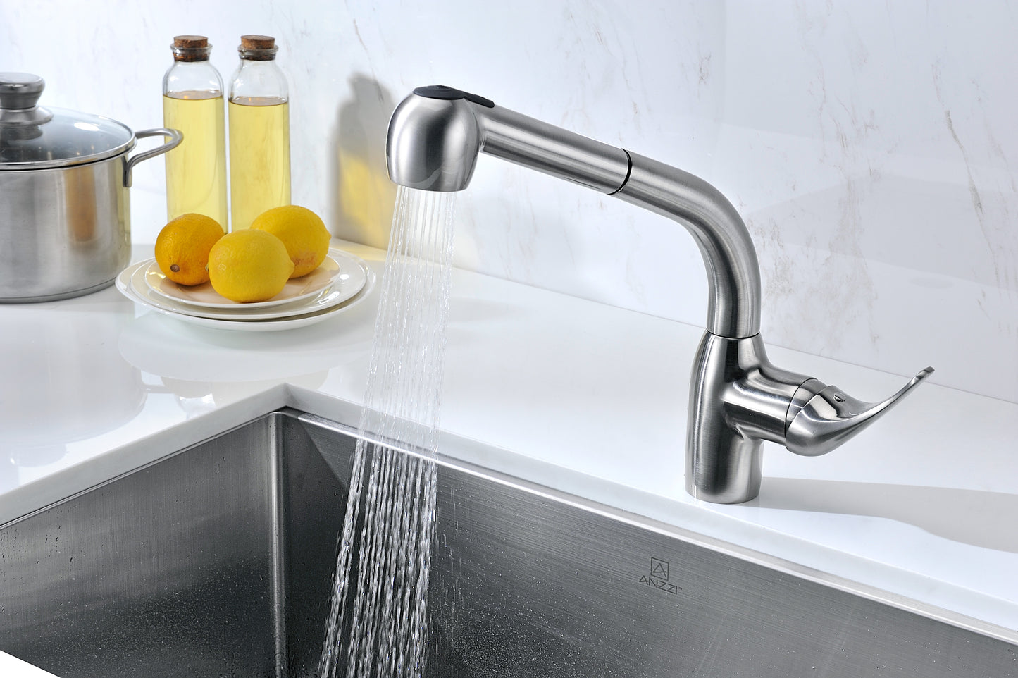 Harbour Single-Handle Pull-Out Sprayer Kitchen Faucet in Brushed Nickel
