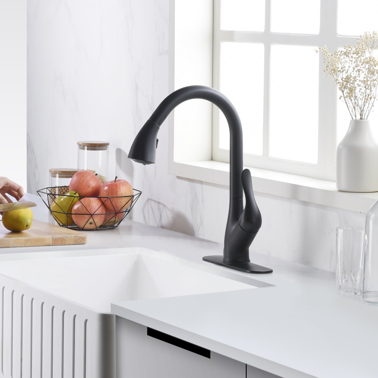 Accent Series Single-Handle Pull-Down Sprayer Kitchen Faucet