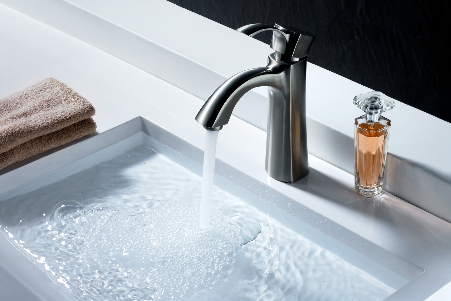 Rhythm Series Single Hole Single-Handle Mid-Arc Bathroom Faucet