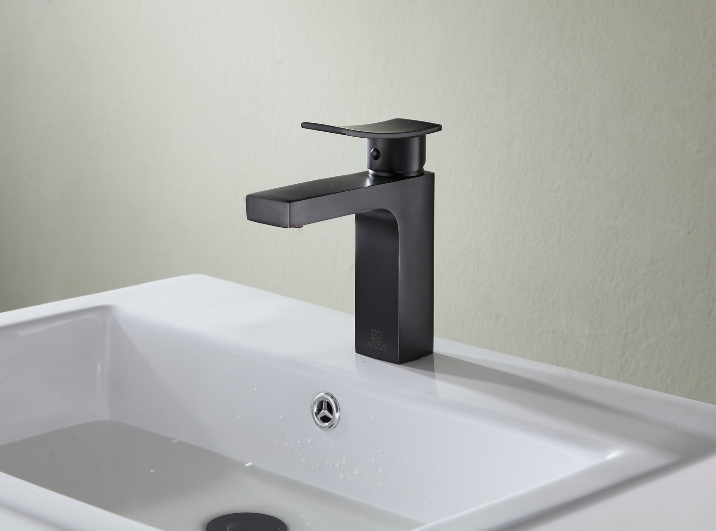 L-AZ117ORB - Promenade Single Hole Single Handle Bathroom Faucet in Oil Rubbed Bronze