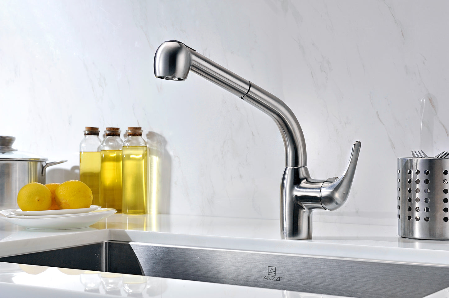 Harbour Single-Handle Pull-Out Sprayer Kitchen Faucet in Brushed Nickel