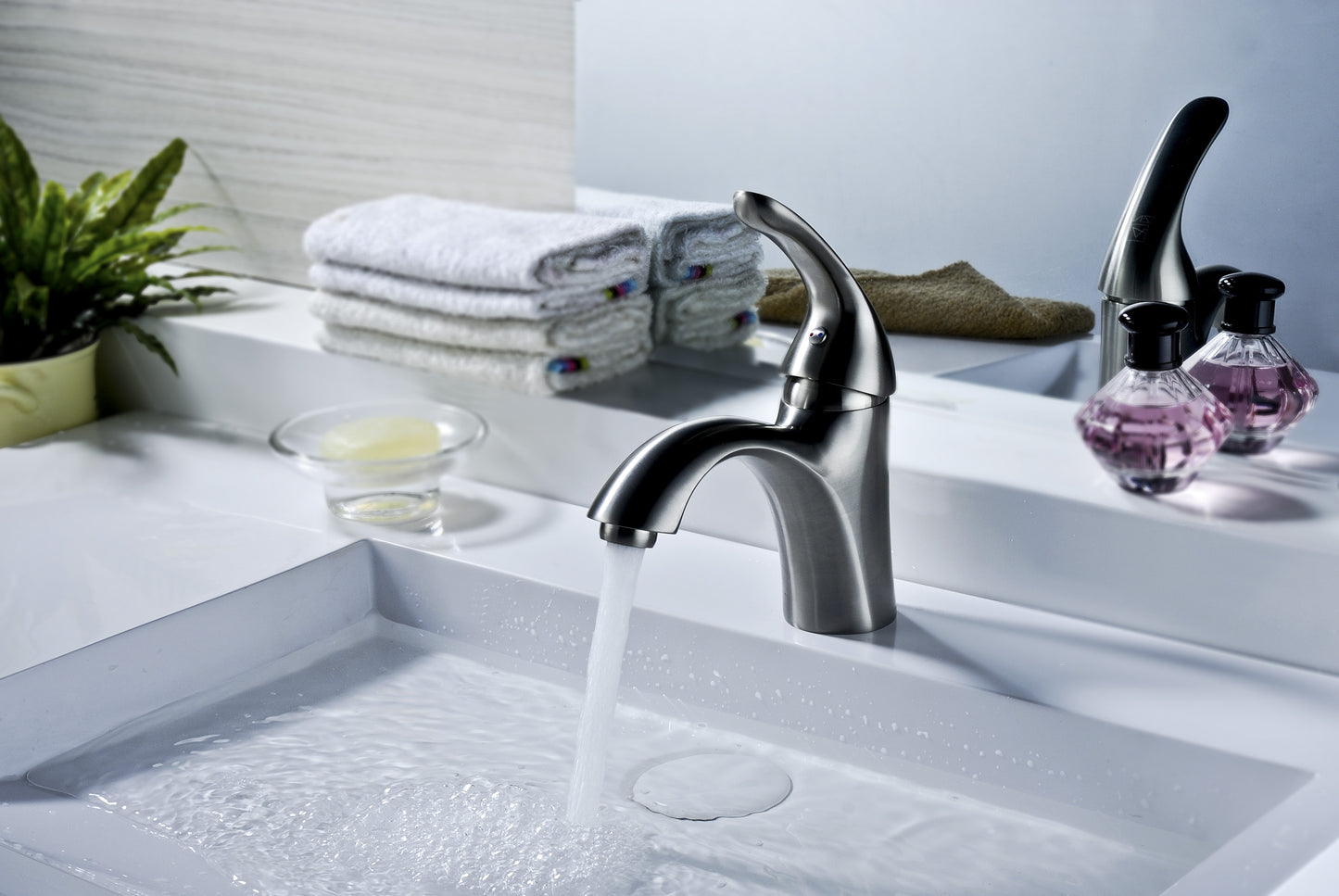 Clavier Series Single Hole Single-Handle Mid-Arc Bathroom Faucet