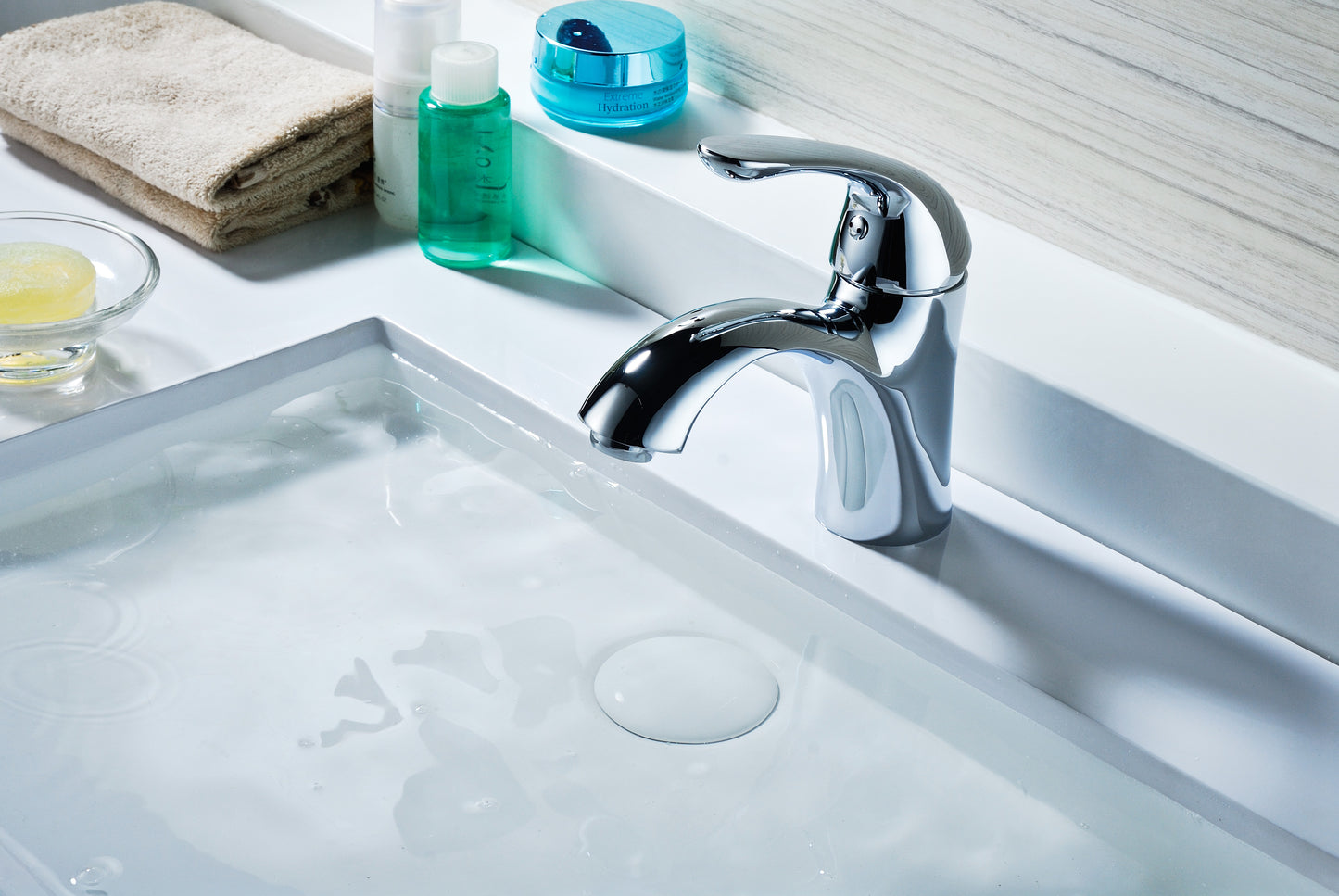 L-AZ011 - Clavier Series Single Hole Single-Handle Mid-Arc Bathroom Faucet in Polished Chrome