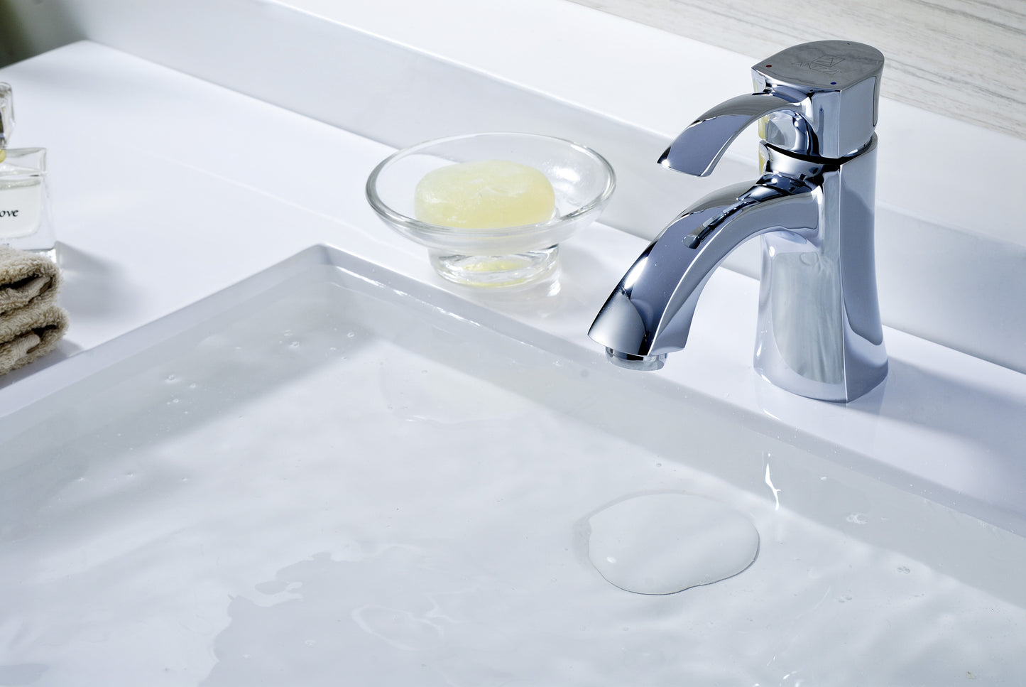 L-AZ012 - Alto Series Single Hole Single-Handle Mid-Arc Bathroom Faucet in Polished Chrome