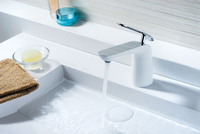 Etude Series Single Hole Single-Handle Low-Arc Bathroom Faucet in Polished Chrome