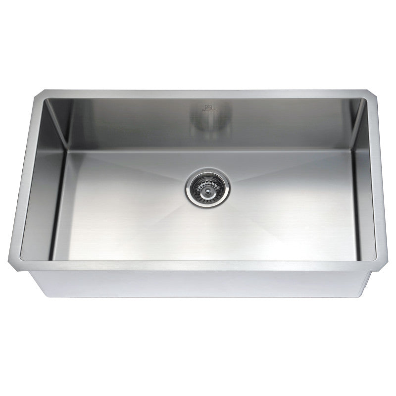 VANGUARD Undermount 32 in. Single Bowl Kitchen Sink with Accent Faucet in Oil Bronze