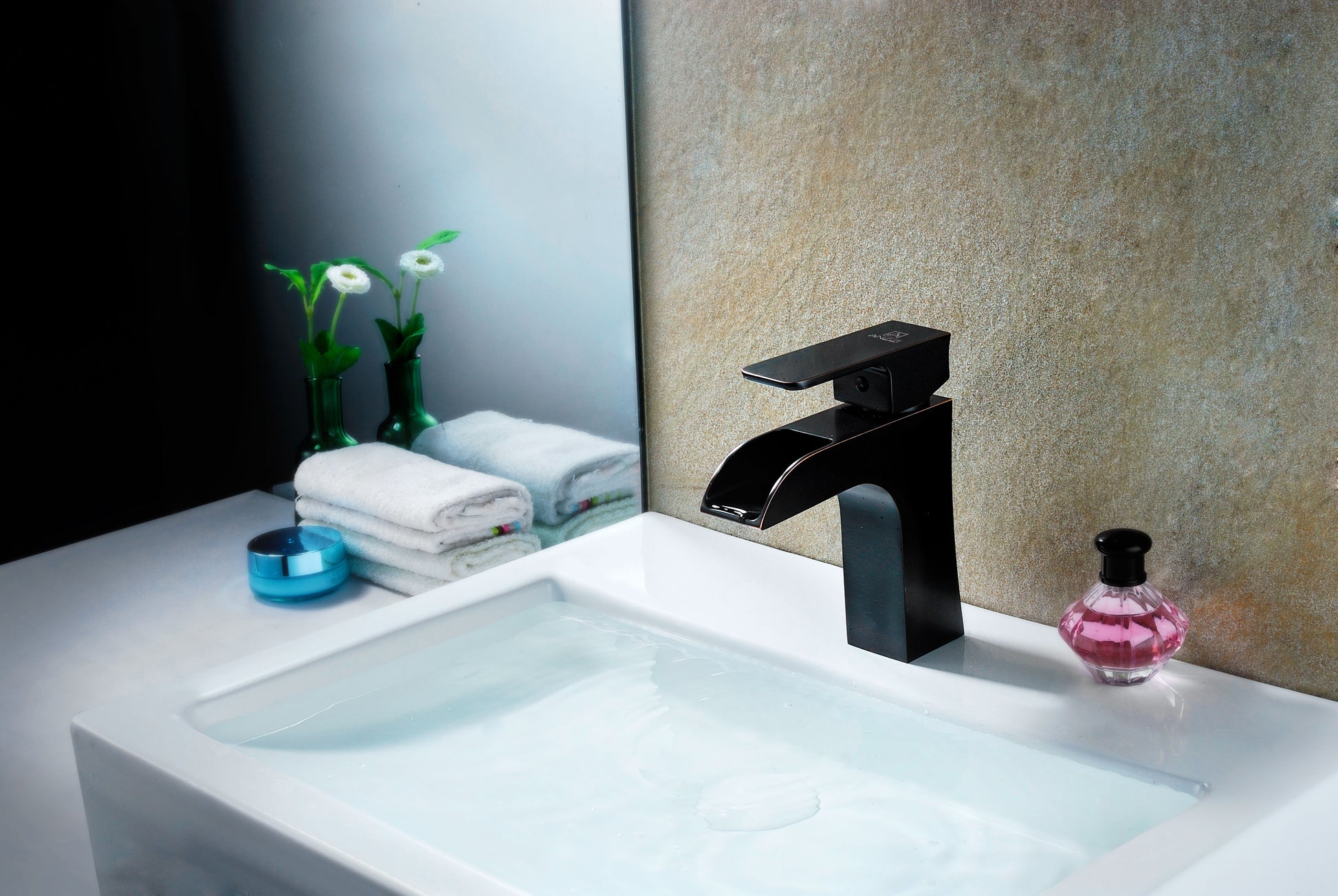 L-AZ019ORB - Forza Series Single Hole Single-Handle Low-Arc Bathroom Faucet in Oil Rubbed Bronze