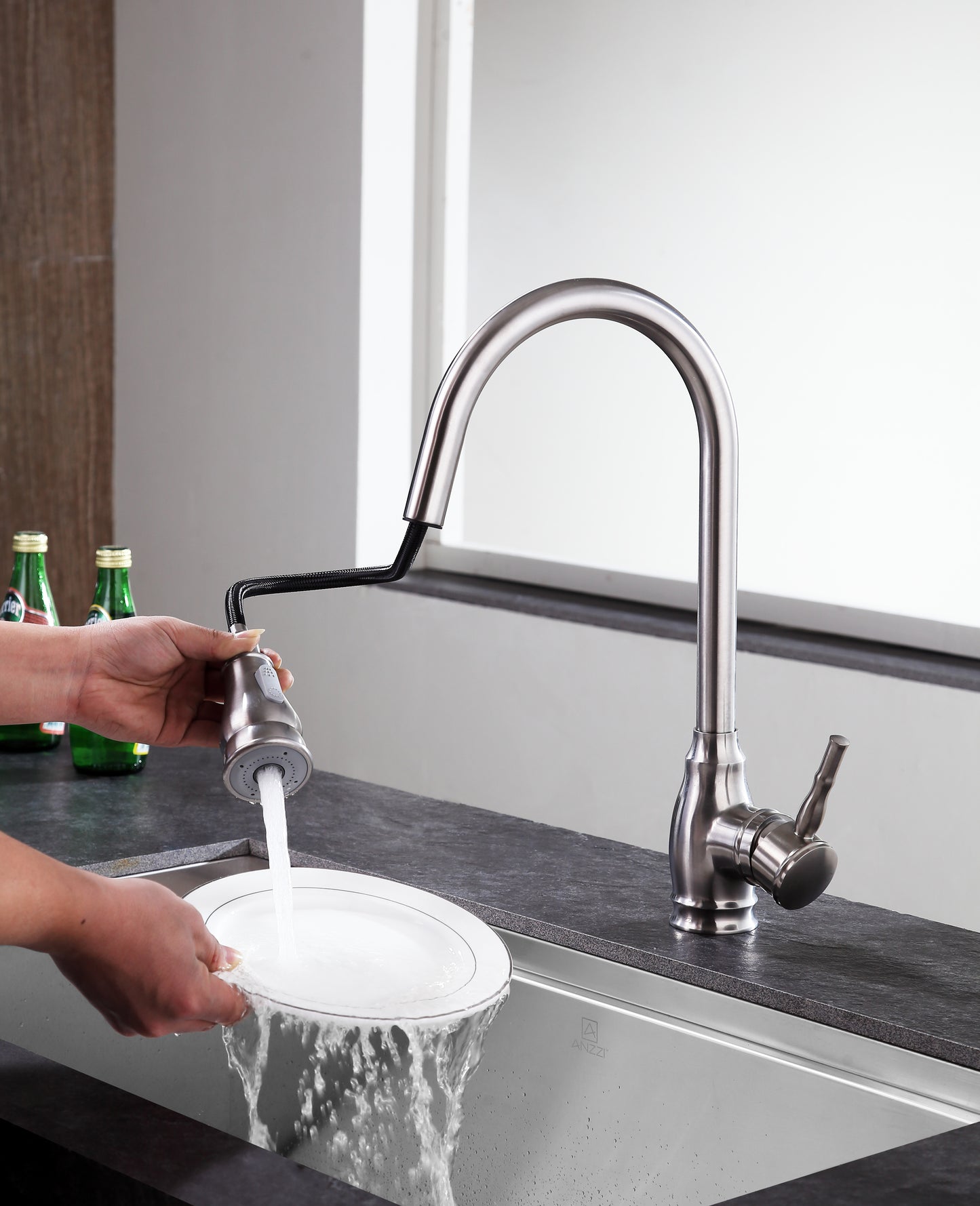 Bell Single-Handle Pull-Out Sprayer Kitchen Faucet