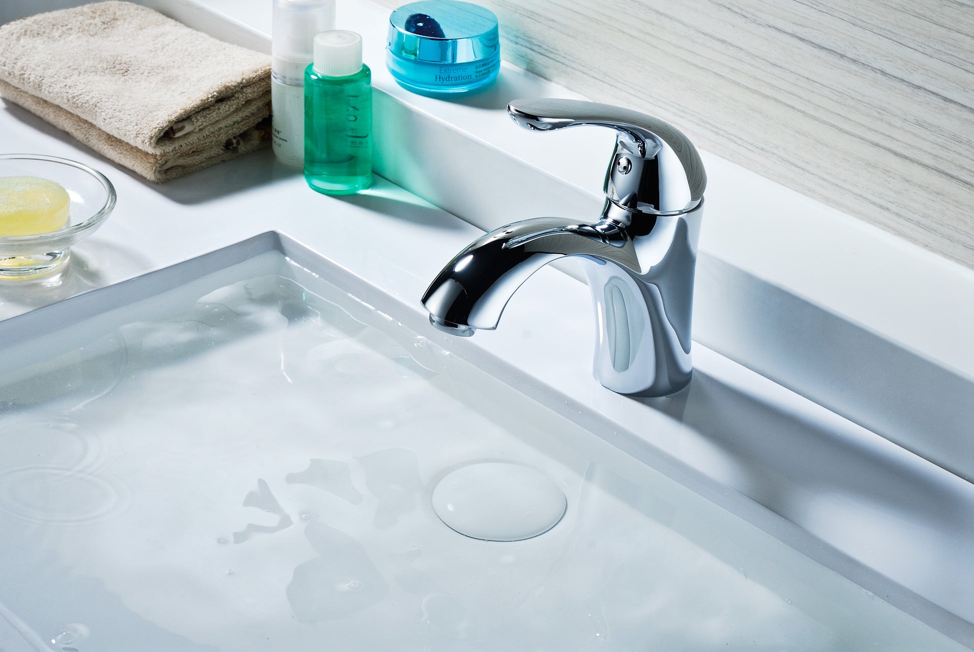L-AZ011 - Clavier Series Single Hole Single-Handle Mid-Arc Bathroom Faucet in Polished Chrome