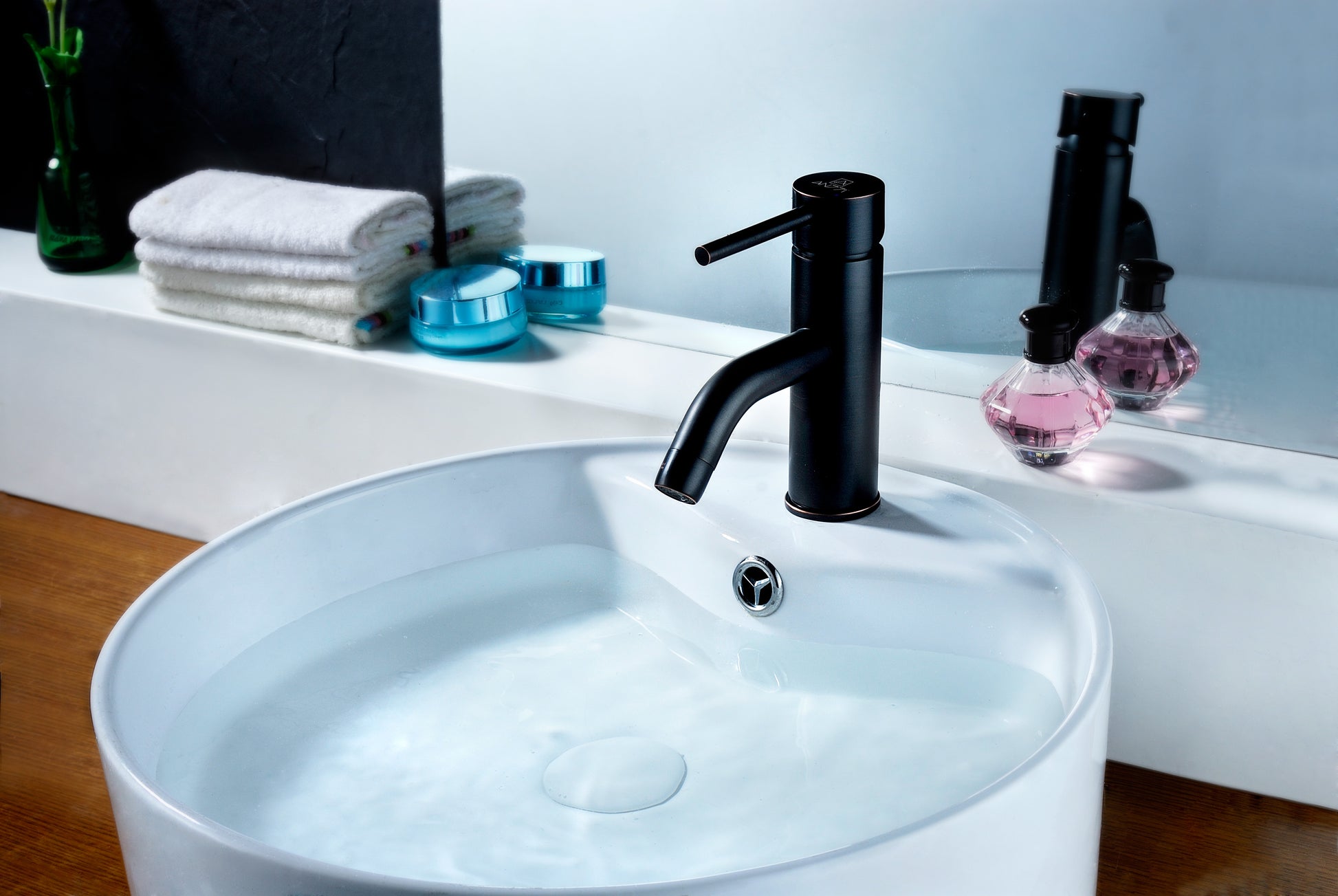 L-AZ030ORB - Bravo Series Single Hole Single-Handle Low-Arc Bathroom Faucet in Oil Rubbed Bronze