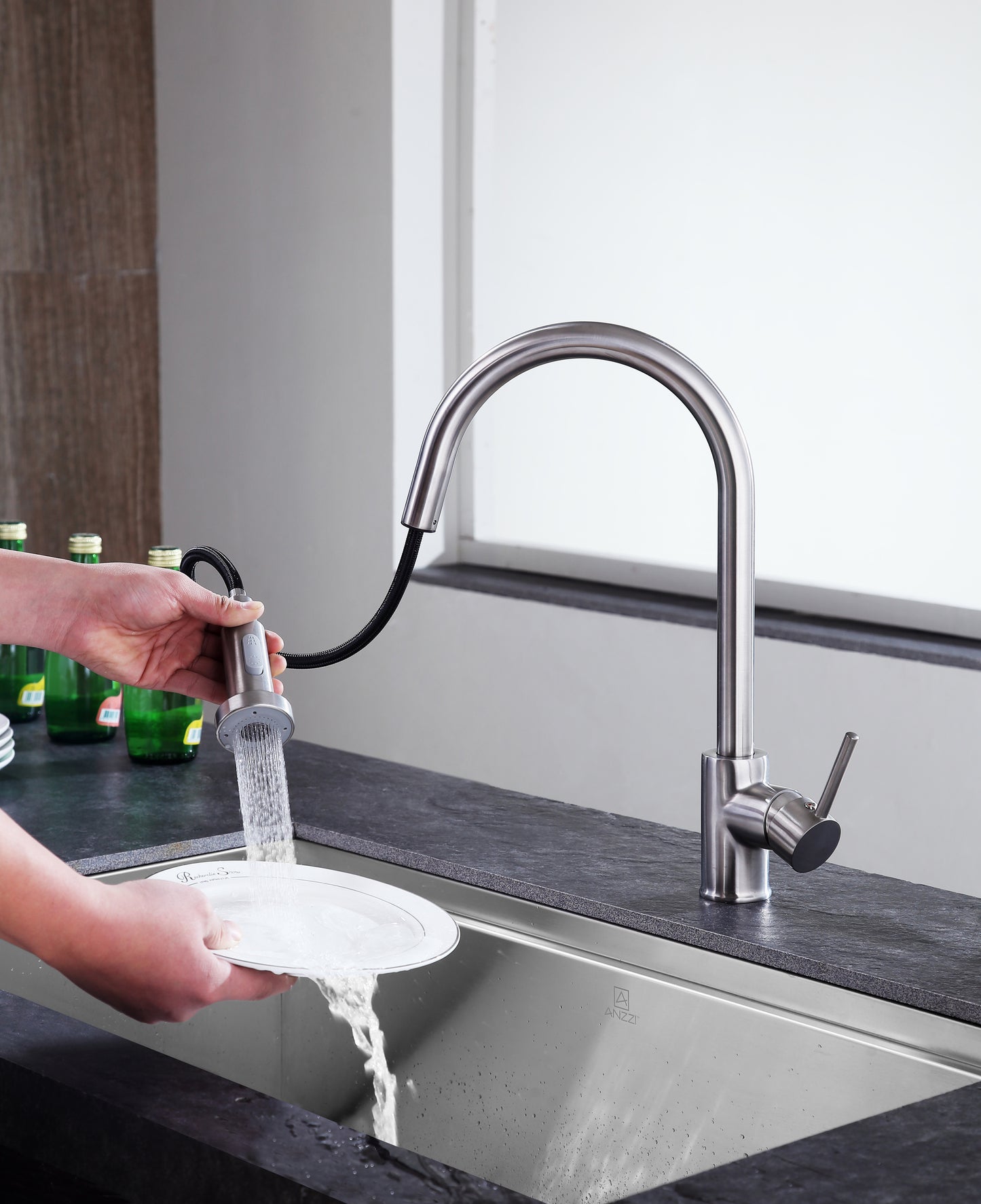Tycho Single-Handle Pull-Out Sprayer Kitchen Faucet
